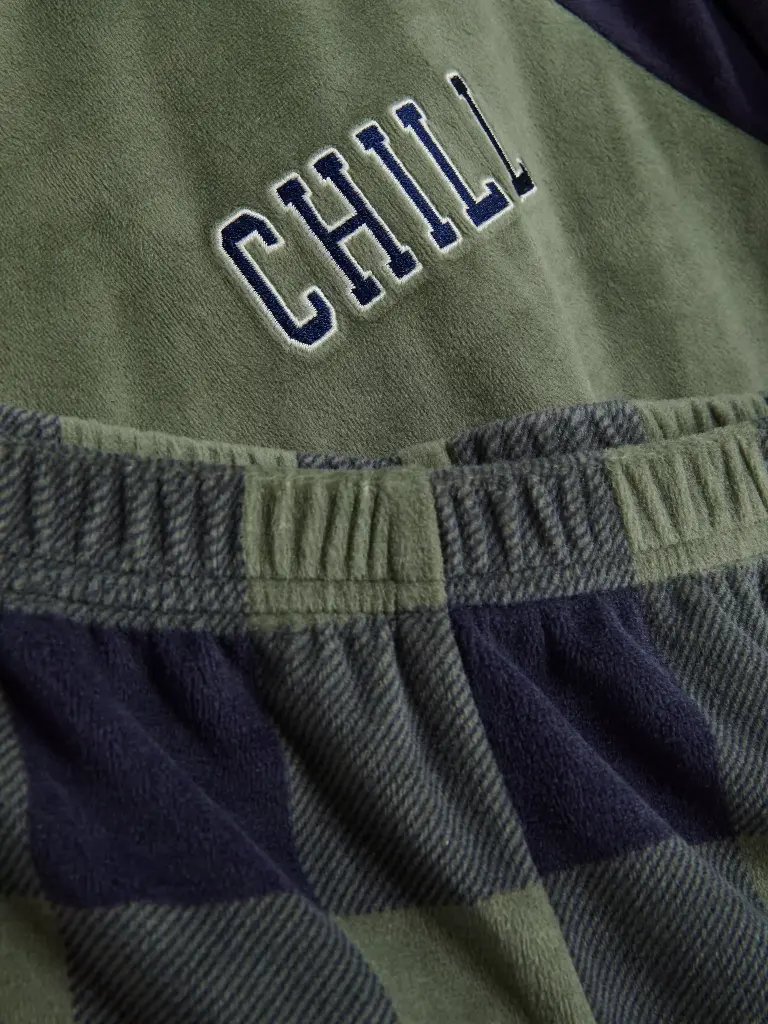 Pyjama confortable à carreaux VERT