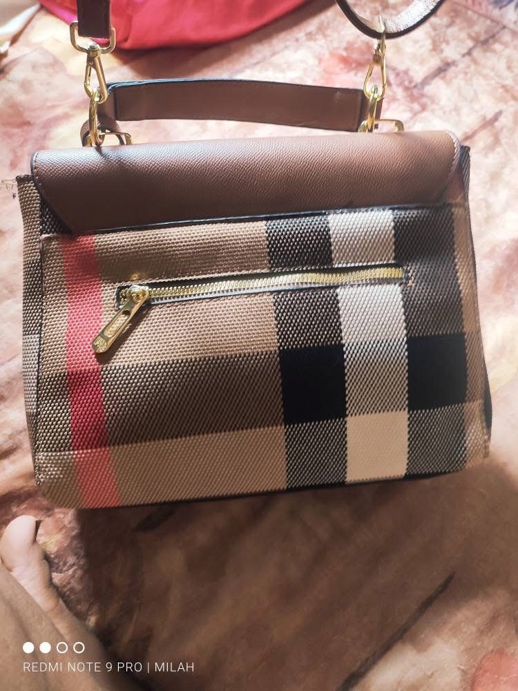 BURBERRY Z008